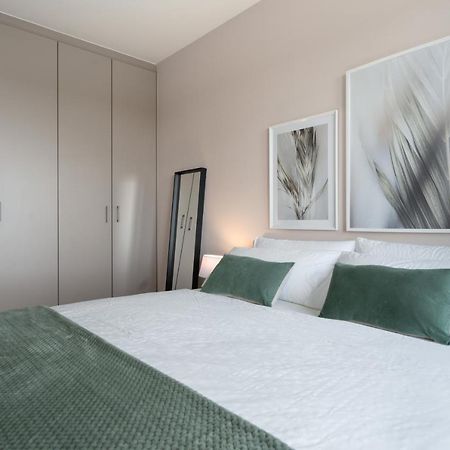 Shs Homes-Luxe Highrise, 2 Bedrooms, Kitchen, Free Parking, Stunning View, Large Tarrasse, Workspace هاسيلت المظهر الخارجي الصورة