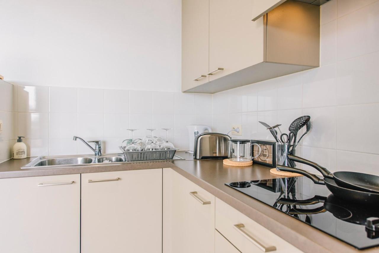 Shs Homes-Luxe Highrise, 2 Bedrooms, Kitchen, Free Parking, Stunning View, Large Tarrasse, Workspace هاسيلت المظهر الخارجي الصورة