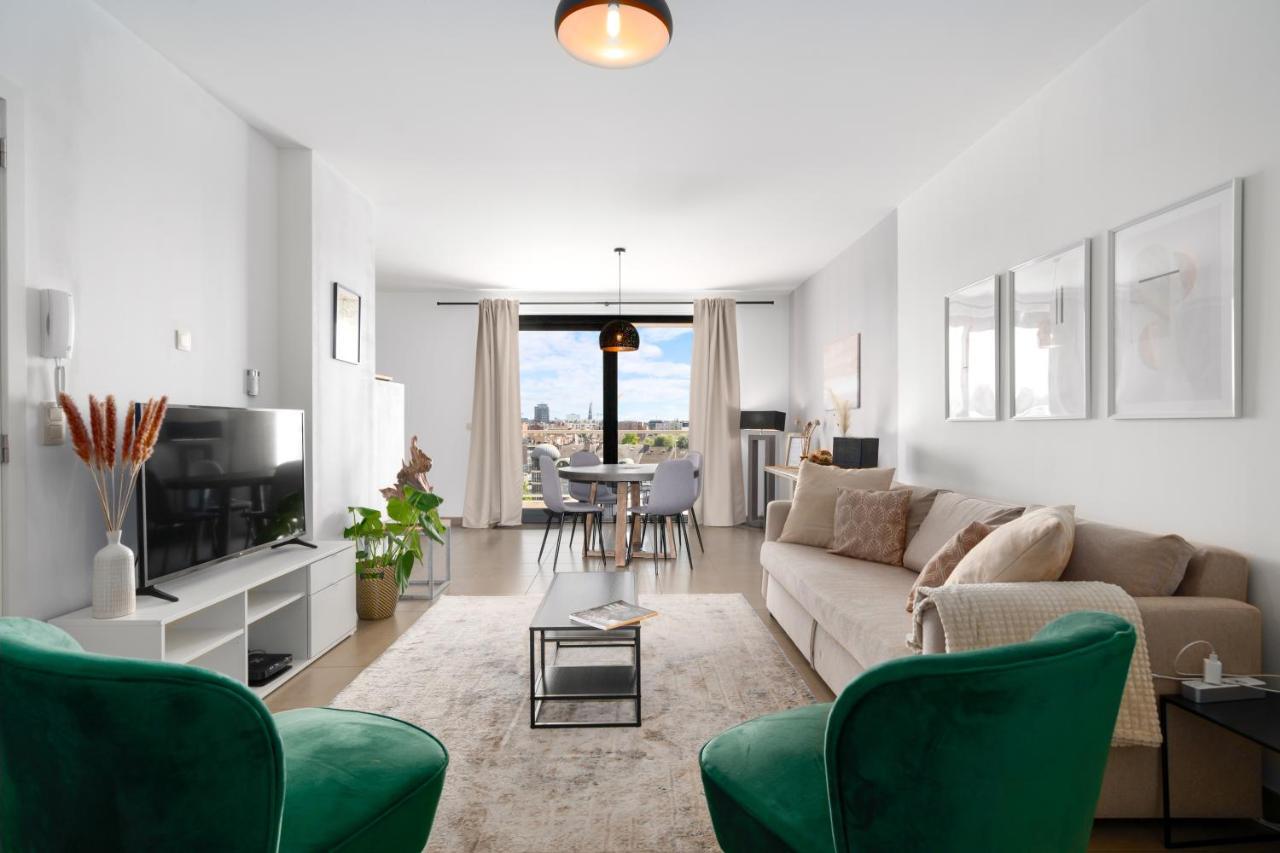Shs Homes-Luxe Highrise, 2 Bedrooms, Kitchen, Free Parking, Stunning View, Large Tarrasse, Workspace هاسيلت المظهر الخارجي الصورة